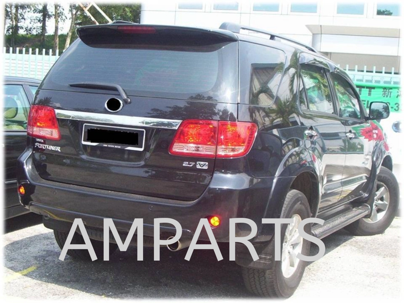 Toyota Fortuner 2005 Rear Bumper Reflector